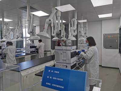 聚焦棗莊市&ldquo;工業(yè)強市、產業(yè)興市&rdquo;項目建設現(xiàn)場推進會|嶧城區(qū)博瑞呼吸用原料藥投產后全面替代歐美同類產品